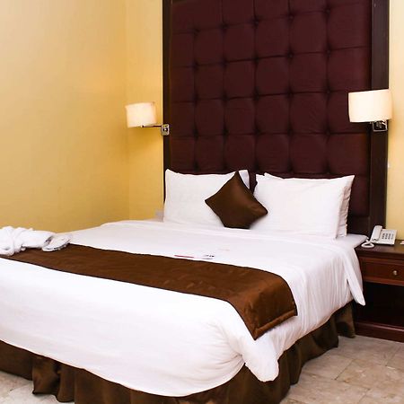 Bolingo Hotel Абуджа Екстериор снимка