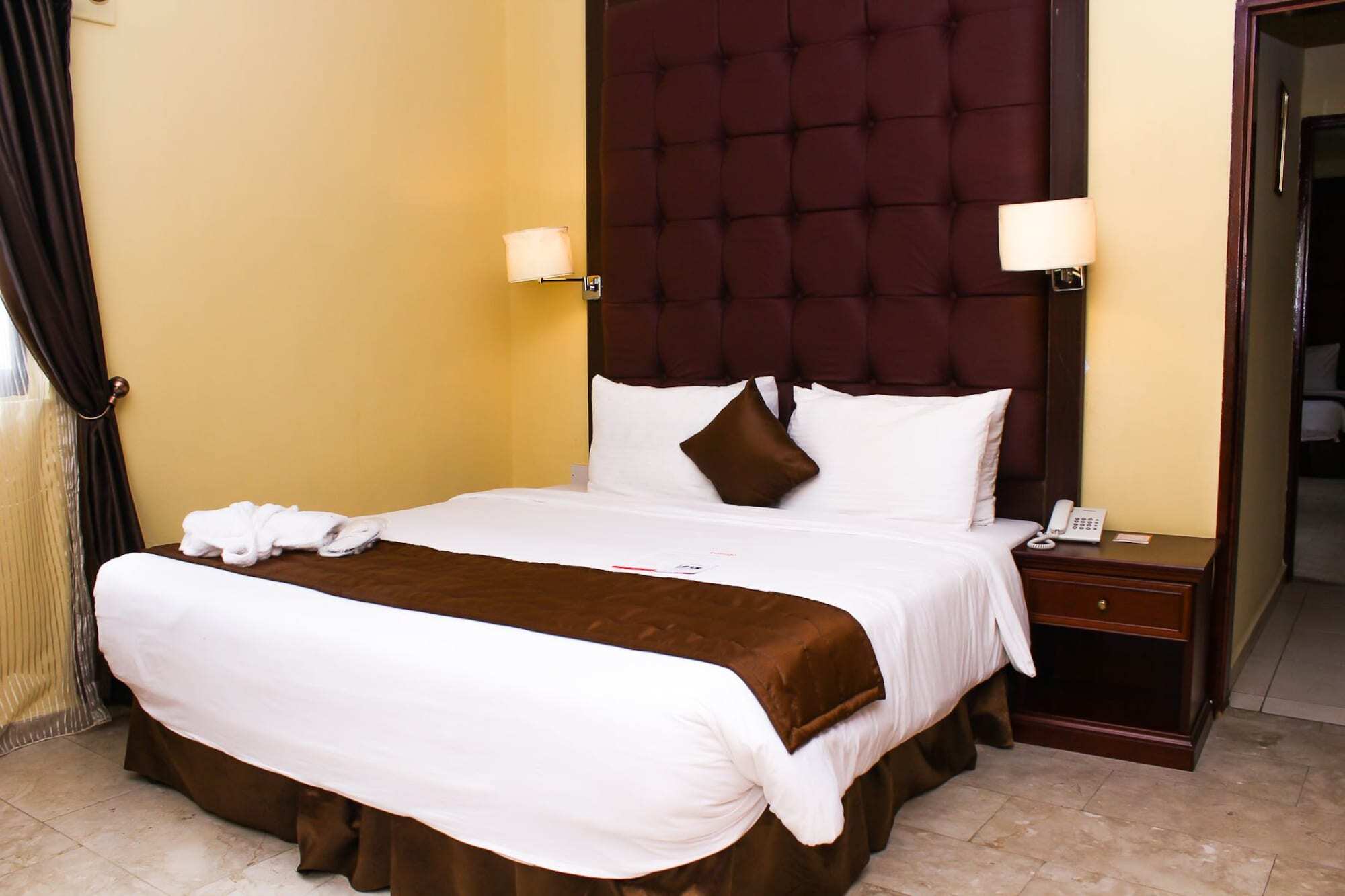 Bolingo Hotel Абуджа Екстериор снимка