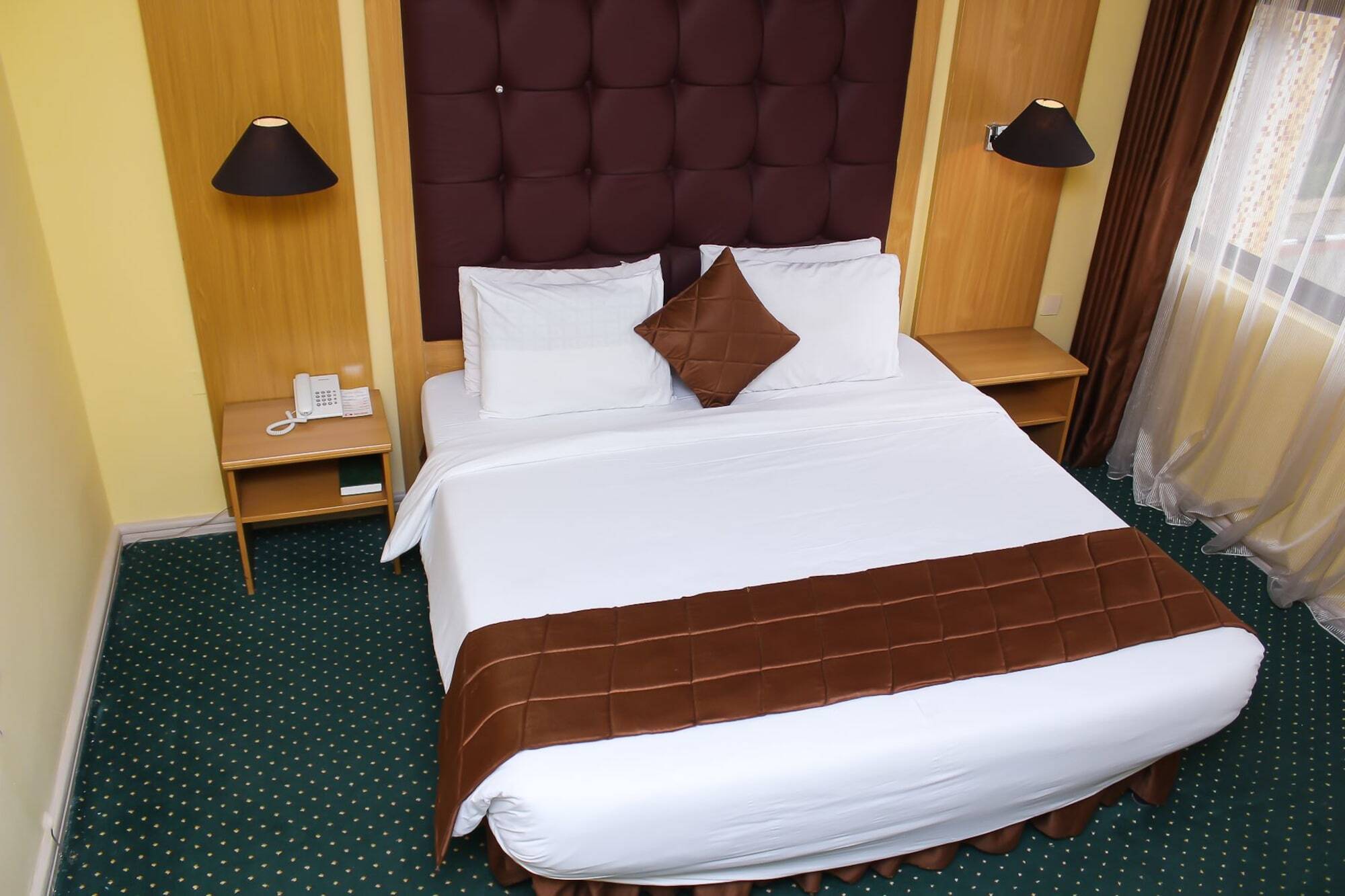 Bolingo Hotel Абуджа Екстериор снимка